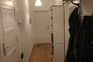 Gepflegte Altbauwohnung mit Balkon | bezugsfrei | provisionsfrei – Herrenhausstraße 9, 12487 Johannisthal, Berlin – Vorschaubild 2