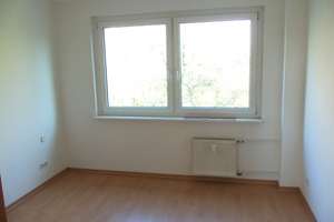 GEMÜTLICHes Pärchen-NEST mit SÜDBALKON und ERZGEBIRGSBLICK im GRÜNen – Röhrsdorfer Straße 18, 9117 Rabenstein, Chemnitz – Vorschaubild 7