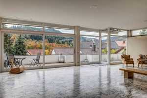Unvergleichliches Idyll: Großzügiges Anwesen in Hanglage in Baden-Baden – Baden-Baden – Vorschaubild 1