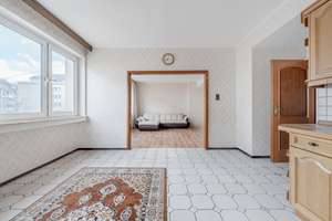 3-Zimmer Wohnung mit zwei Balkonen und großem Gestaltungspotenzial in Düsseldorf-Stadtmitte – Die vollständige Adresse der Immobilie erhältst du vom Anbieter., 40211 Stadtmitte, Düsseldorf – Vorschaubild 5