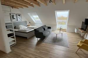 schickes möbliertes 1 Raum Appartement im Dachgeschoss,  45 m²