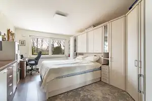 Energieeffiziente, sanierte Erdgeschosswohnung mit großer Westterrasse / Gemeinschaftsgarten – Hamburg – Vorschaubild 10