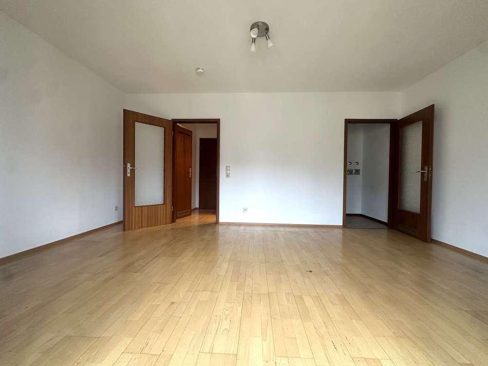 Wohn- und Schlafzimmer