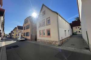 Zweifamilienhaus mit Ausbaupotenzial im charmanten Weinort Edenkoben – Die vollständige Adresse der Immobilie erhältst du vom Anbieter., 67480 Edenkoben – Vorschaubild 3