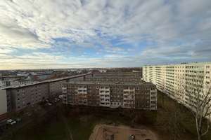 Kratzen Sie an den Wolken! Top 3-Zimmer-Wohnung mit Wintergarten! – Lübecker Straße 45, 39124 Neue Neustadt, Magdeburg – Vorschaubild 1