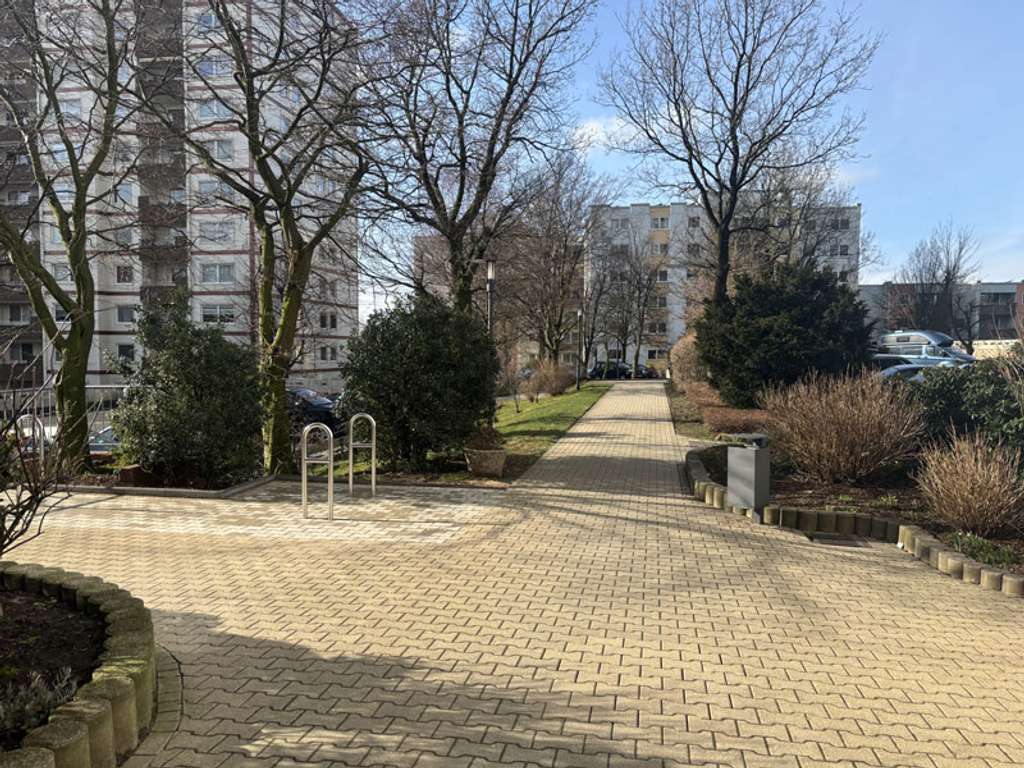 Immobilie in Wuppertal - Renovierungsbedürftige 3-Zimmer-Wohnung mit Balkon - Bild 2