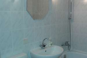 Schöne drei Zimmer Wohnung nach der Renovierung. – Singerstrasse 38, 10243 Friedrichshain, Berlin – Vorschaubild 5