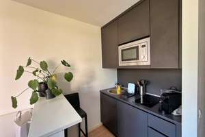 Bezugsfrei: Möbliertes City-Apartment / Vacant furnished city centre flat on the S-Bahn ring line – Die vollständige Adresse der Immobilie erhältst du vom Anbieter., 13357 Gesundbrunnen, Berlin – Vorschaubild 5