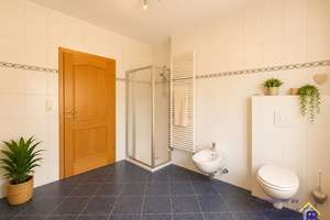 Exklusiver Bungalow Baujahr 2001 – Komfortables Wohnen mit Sommergarten und Garage in Hesel  – Die vollständige Adresse der Immobilie erhältst du vom Anbieter., 26835 Hesel – Vorschaubild 24