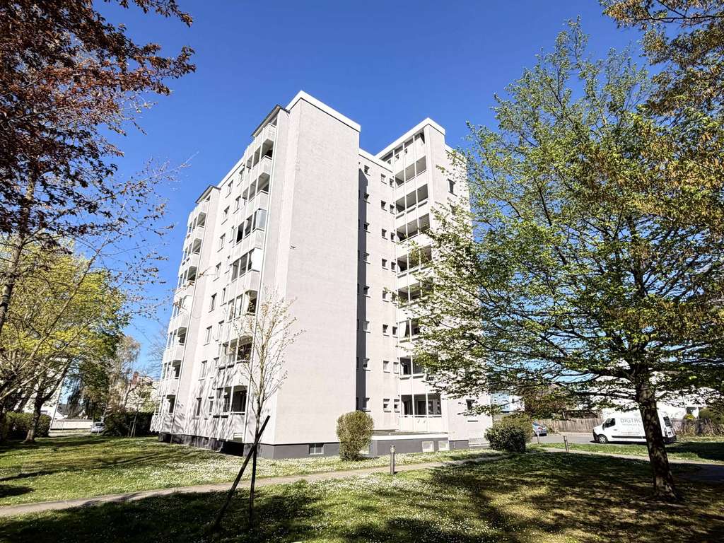 Immobilie in Bensheim - Provisionsfrei! Vermietete 3-Zi.-Wohnung mit Wohnküche, Balkon & Aufzug, Toplage, Stellplatzoption - Bild 0