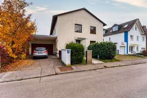 Freistehendes Familiendomizil mit viel Raum für individuelle Wohnideen – Die vollständige Adresse der Immobilie erhältst du vom Anbieter., 81825 Waldtrudering, München – Vorschaubild 2
