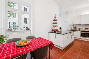 Stuck, Fischgrät & Flügeltüren: Herrschaftliche Familienwohnung in bester Lage Charlottenburgs! – Mommsenstr. 61, 10629 Charlottenburg, Berlin – Vorschaubild 17