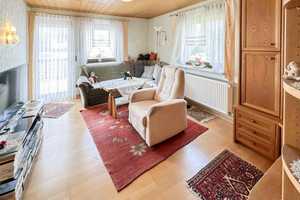 Viel Potential bietet dieses zentral gelegene EFH/ZFH in Schwabach mit 2 Garagen – Schwabach – Vorschaubild 6
