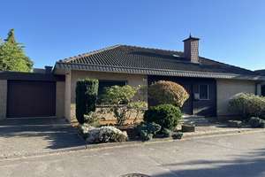 Großzügiger Walmdach-Bungalow in ruhiger Sackgasse mit 639 m² Grundstück.