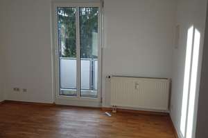 ruhig zentral gelegene 1-Zimmer Wohnung, mit Balkon in Erlangen