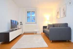 Modern möbliertes 2-Zimmer- Apartment mit WLAN direkt in der Altstadt von Nürnberg – Nürnberg – Vorschaubild 1