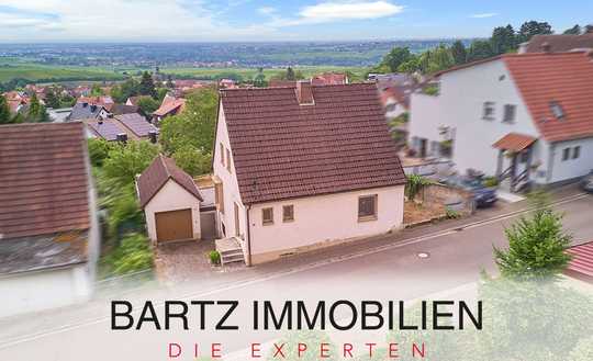Entkerntes Einfamilienhaus mit Entfaltungspotenzial & eindrucksvollem Fernblick über die Rheinebene