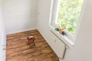 3-Raum-Wohnung nahe Stadtpark mit Einbauküche – Katharinenstr. 24, 9120 Kapellenberg, Chemnitz – Vorschaubild 2