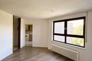 Wohnen mit Komfort: 4,5-Zimmer-Wohnung mit tollem Ausblick und TG in ruhigem Stuttgart-Weilimdorf! – Die vollständige Adresse der Immobilie erhältst du vom Anbieter., 70499 Weilimdorf (Ortsteil), Stuttgart – Vorschaubild 12