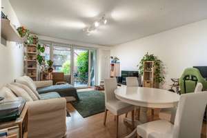 Sanierte 2-Zimmer-Eigentumswohnung mit sonniger Terrasse und Gartennutzung - frei ab 1. März 2026 – Die vollständige Adresse der Immobilie erhältst du vom Anbieter., 22529 Lokstedt, Hamburg – Vorschaubild 1