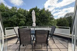 Helle 2-Zimmer-Dachgeschosswohnung mit großer Südterrasse direkt zum Zamila-Park - provisionsfrei – Friedrich-Eckart-Straße 50, 81929 Englschalking, München – Vorschaubild 5