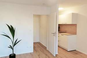 Moderne, TOP-renovierte, vollmöblierte 1-Zimmer Wohnung mit Balkon, Einbauküche und TG-Stellplatz – Erlanger Str. 23, 90765 Ronhof, Kronach, Fürth – Vorschaubild 6