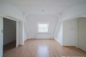 3-4 Zimmer: Maisonette-Dachgeschosswohnung mit Terrasse direkt auf der Luegallee – Luegallee 10, 40545 Oberkassel, Düsseldorf – Vorschaubild 7