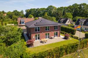 Exklusiver KfW40-Neubau: Stadtvilla in ruhiger Wohnlage von Iserbrook – Energieeffizienzklasse A+ |  – Die vollständige Adresse der Immobilie erhältst du vom Anbieter., 22589 Iserbrook, Hamburg – Vorschaubild 2