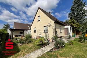 renovierungsbedürftiges Einfamilienhaus mit großzügigem Garten