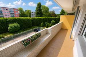 Renovierte  3-Zimmer-Wohnung in Leverkusen mit Balkon und Einzelgarage – 51371 Rheindorf, Leverkusen – Vorschaubild 2