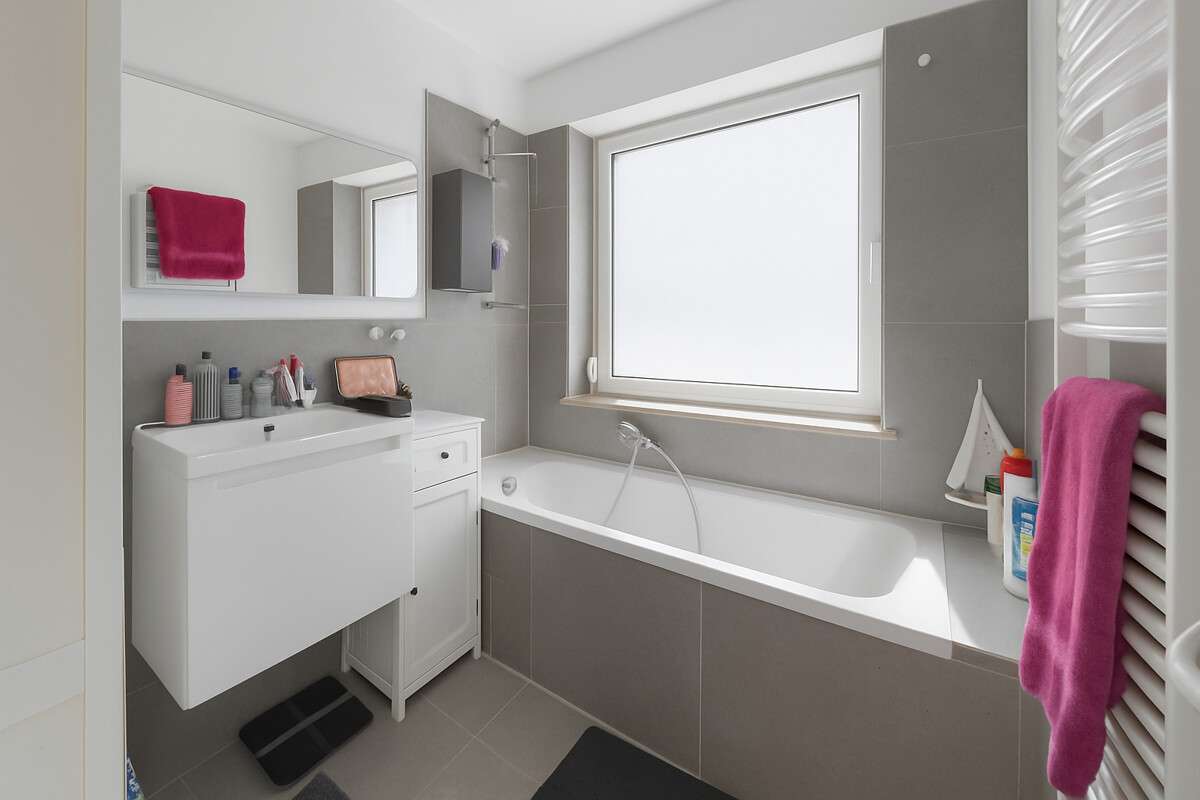 Immobilie in Miesbach - Vier Zimmer, viele Möglichkeiten – sanierte Wohnung mit Balkon in Miesbach - Bild 2