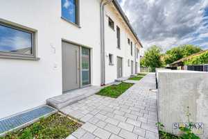 +++WOHNTRAUM+++
Reihenmittelhaus in Allach das auf IHRE Wünsche wartet
BEZUGSFERTIG! – München – Vorschaubild 3