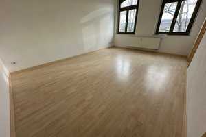 Laminat / im 2. OG / Bad mit Dusche – Ebersdorfer Straße 35, 9131 Chemnitz – Vorschaubild 3