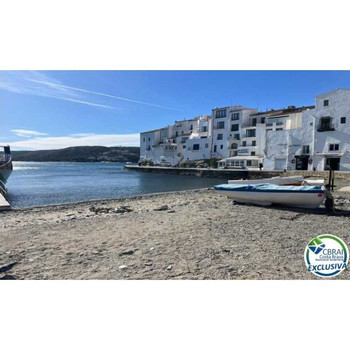 Wohnung mit Aufzug im Zentrum von Cadaqués. Nur 400m vom Strand entfernt!