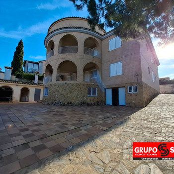 CHALET IN DER URB. PLA DE LES CLOTXES VON BENIFAIÓ – Ref. CC-187