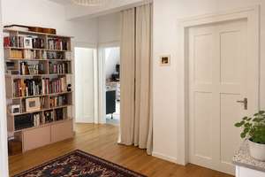 Stilvoll saniertes Dachgeschoss in der Weststadt