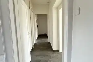 Geschmackvolle, sanierte 2-Zimmer-Wohnung mit Balkon in Nürnberg – Melanchthonplatz 19, 90443 Nürnberg – Vorschaubild 3