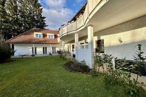Katip | Gehobene Ausstattung auf zwei Ebenen - 5 ZKB, Terrasse, Kamin, uvm.. – Die vollständige Adresse der Immobilie erhältst du vom Anbieter., 86156 Bärenkeller, Augsburg – Vorschaubild 2