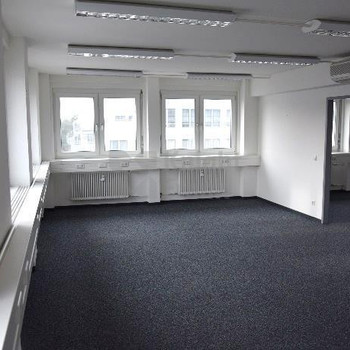 Bürogebäude im Industriegebiet Neu-Isenburg mit guter Anbindung an Frankfurt