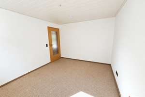 Naturnahe 3-Zimmer-Souterrainwohnung mit großer Terrasse & Fußbodenheizung, sofort bezugsbereit – Die vollständige Adresse der Immobilie erhältst du vom Anbieter., 96450 Mitte, Coburg – Vorschaubild 9