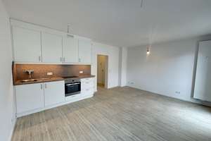 Sanierte 2-Zimmer-Wohnung mit Balkon und EBK in Krefeld – Alte Linner Straße 73, 47799 Cracau, Krefeld – Vorschaubild 1