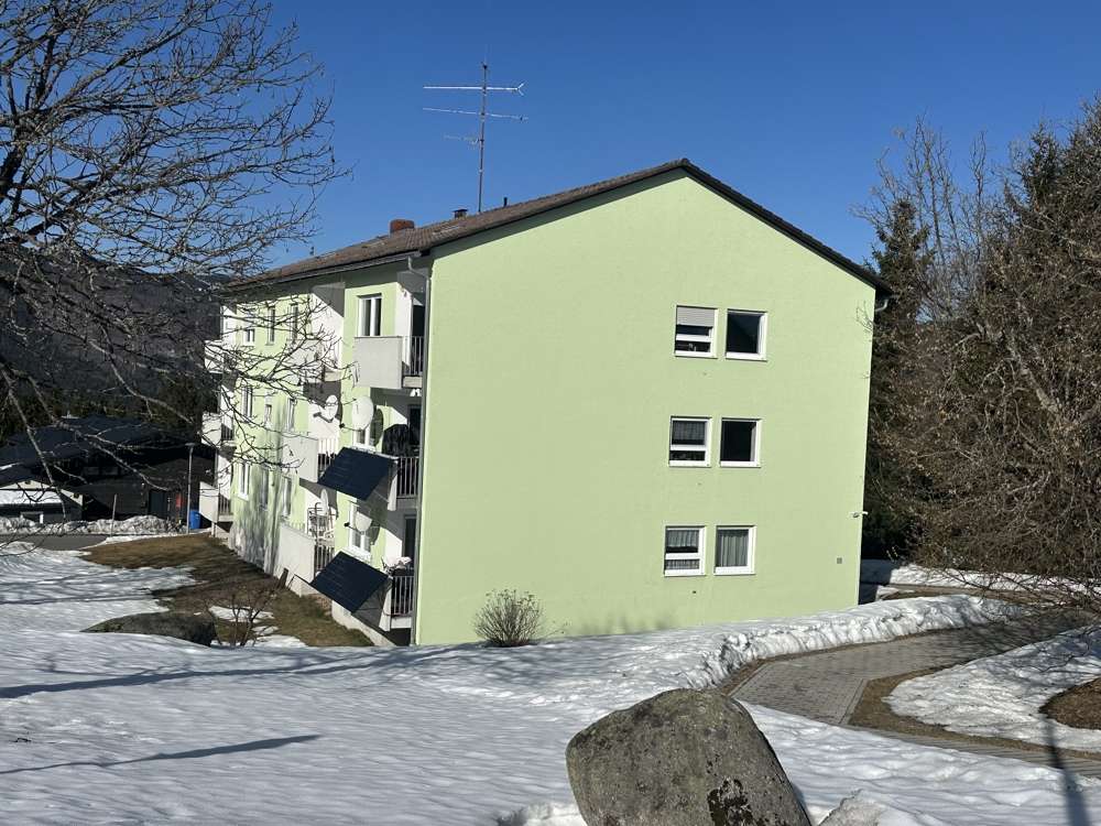 Renovierungsbedürftige 2-Zimmer-ETW in Finsterau, Freyung Grafenau Kreis – Bild 1