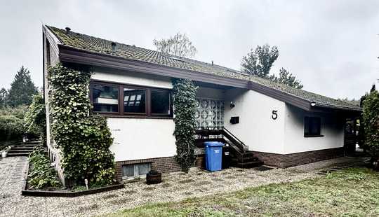 Bild von Großzügiges Einfamilienhaus in Barwedel  Freistehend, voll unterkellert, mit traumhaftem Grundstück