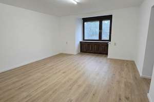 Helle 3-Zimmer Wohnung im EG in Köln-Ostheim. Befristet bis 12/2026