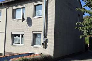 Gemütliches Reihenendhaus mit Teichanlage – Die vollständige Adresse der Immobilie erhältst du vom Anbieter., 38350 Helmstedt – Vorschaubild 1