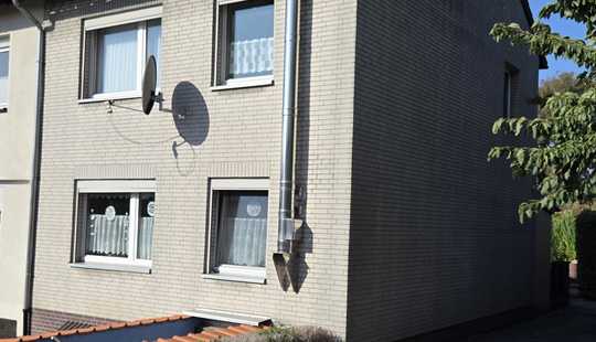 Bild von Gemütliches Reihenendhaus mit Teichanlage