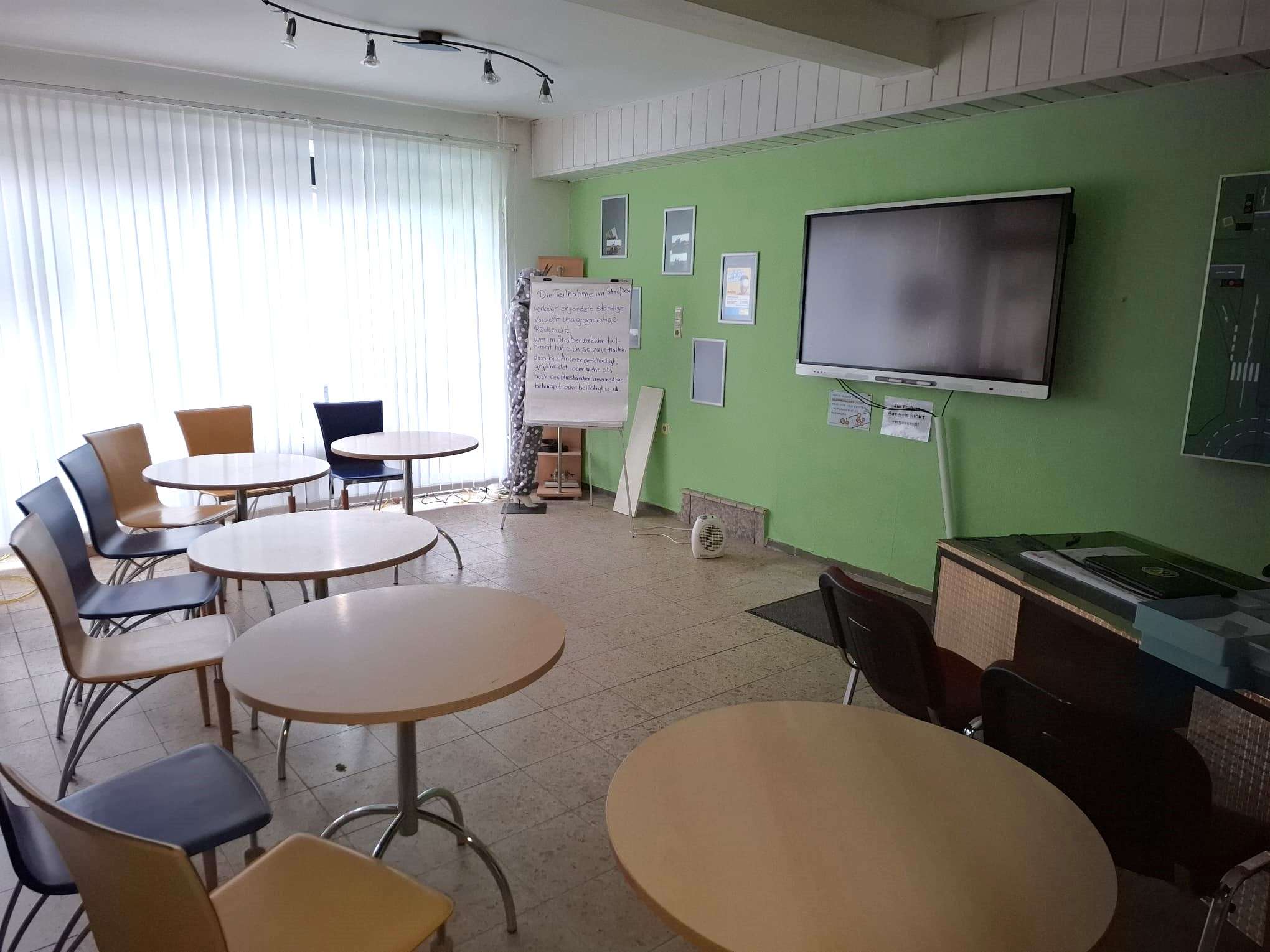 Immobilie in Philippsburg - 1-2 Familienhaus mit gutem Raumangebot und großen Garagentrakt der ideal für Hobbyhandwerker ist - Bild 43