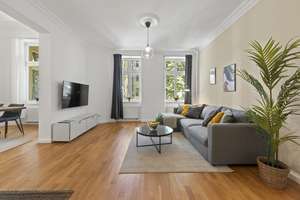 Friedrichshain: 3-Zimmer-Altbauwohnung zzgl. Essküche, Balkon, Fernwärme, Stuck, Parkett, ruhige Lag