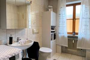 Großes Zweifamilienhaus mit Einliegerwohnung in ruhiger Lage von Aletshausen  – Die vollständige Adresse der Immobilie erhältst du vom Anbieter., 86480 Aletshausen – Vorschaubild 5