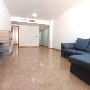 Wohnung mit 3 Schlafzimmern, Garage und Abstellraum in Ceutí, großartige Gelegenheit zum Wohnen oder